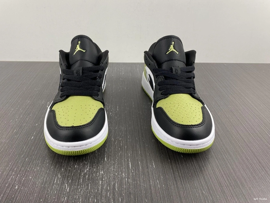 Green (W) Jordan Low Snakeskin - Vivid DX4446-301 1 1020
